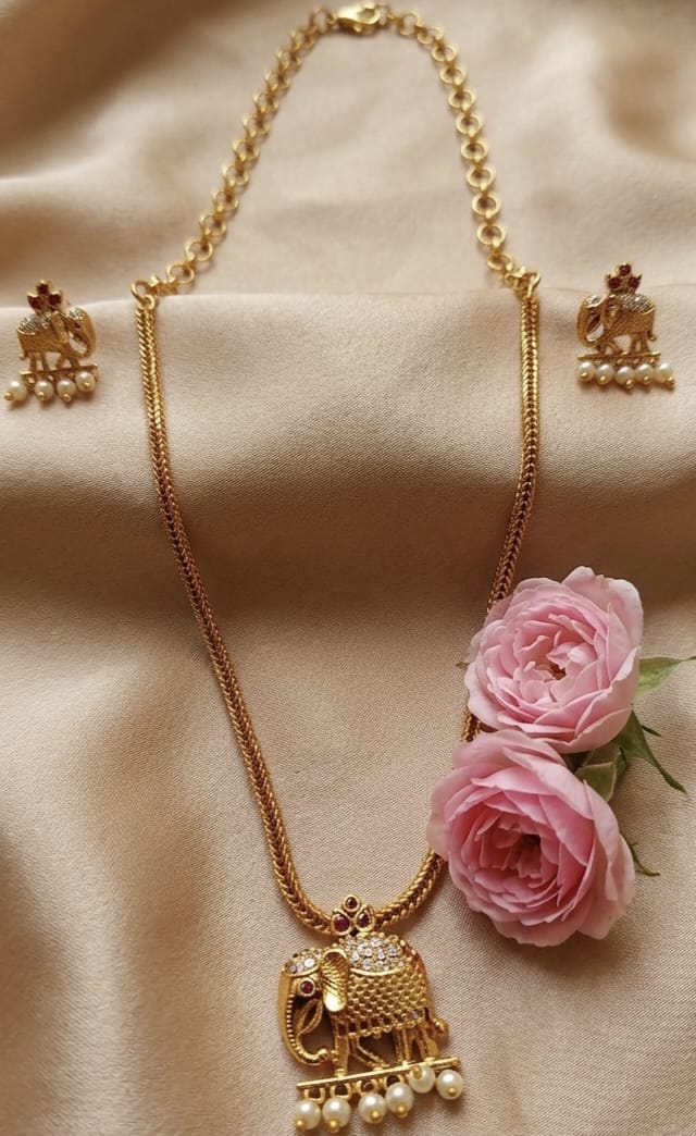Elephant Charm Pearl Necklace Set