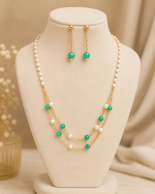 Emerald Elegance Pearl Necklace