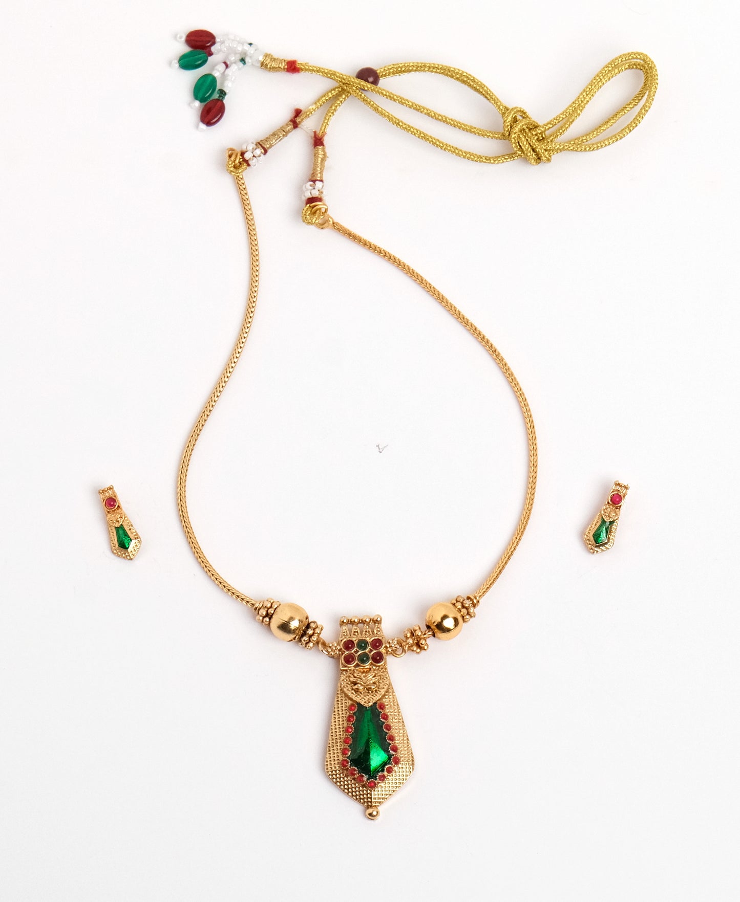 Elegant Palaka Design Pendant Chain with Traditional Charm