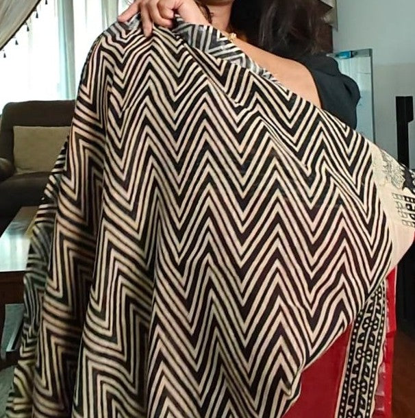 Chic Maroon & Black Floral  Bagru Cotton Sarees
